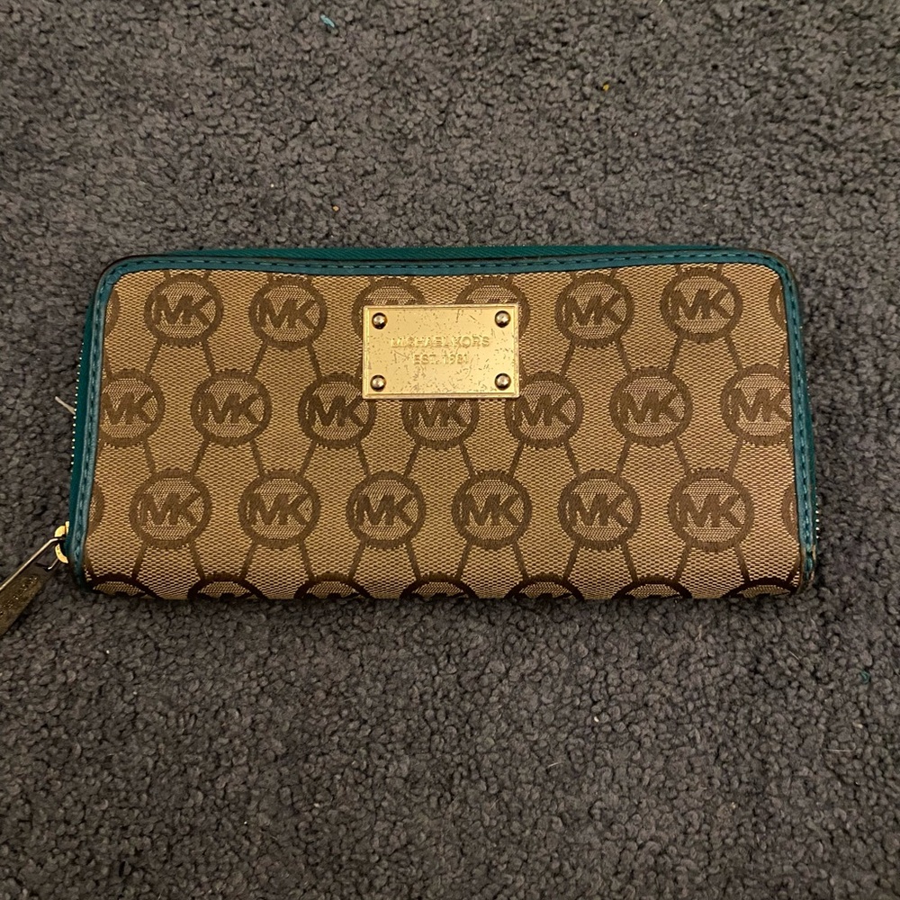 Michael Kors Jet Set Travel Large Signature Continental Wallet with teal zipper